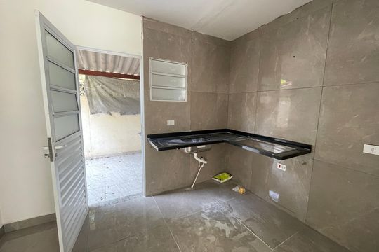 Cozinha de casa de condomínio para alugar com 2 quartos, 61m² em Parque Rincao, Cotia