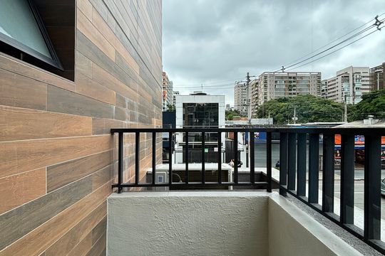 Varanda de kitnet/studio à venda com 1 quarto, 35m² em Indianópolis, São Paulo
