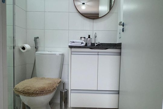 Banheiro de apartamento para alugar com 2 quartos, 50m² em Barra da Tijuca, Rio de Janeiro