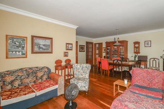 Sala de apartamento à venda com 3 quartos, 138m² em Petrópolis, Porto Alegre