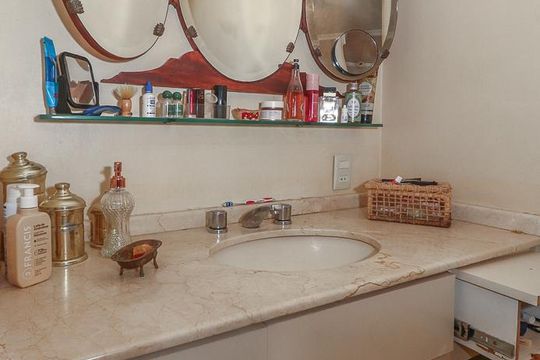 Banheiro da Suíte de apartamento à venda com 3 quartos, 138m² em Petrópolis, Porto Alegre