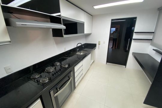 Cozinha de apartamento à venda com 4 quartos, 153m² em Vila da Serra, Nova Lima