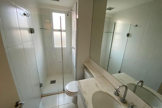 Banheiro de apartamento à venda com 4 quartos, 153m² em Vila da Serra, Nova Lima