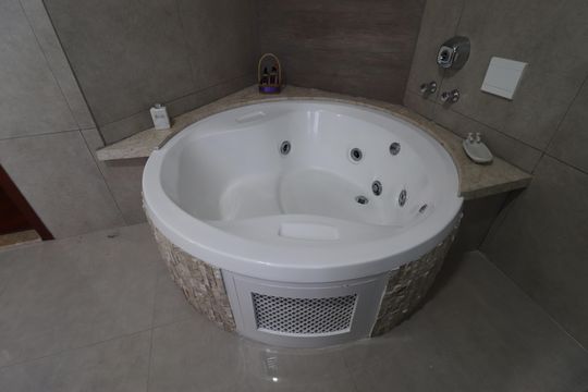 Banheiro Quarto 1 suíte  de casa à venda com 3 quartos, 380m² em Vila Aquilino, Santo André