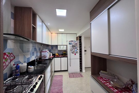 Cozinha de apartamento à venda com 3 quartos, 270m² em Recreio dos Bandeirantes, Rio de Janeiro