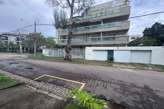 Fachada de apartamento à venda com 3 quartos, 270m² em Recreio dos Bandeirantes, Rio de Janeiro
