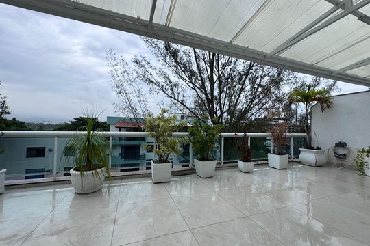 Varanda de apartamento à venda com 3 quartos, 270m² em Recreio dos Bandeirantes, Rio de Janeiro
