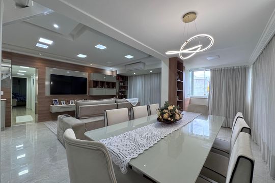 Sala de apartamento à venda com 3 quartos, 270m² em Recreio dos Bandeirantes, Rio de Janeiro