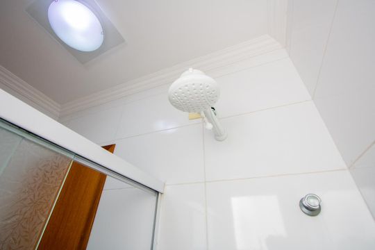 Banheiro social de apartamento à venda com 2 quartos, 120m² em Vila Homero Thon, Santo André