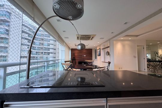 Varanda de apartamento à venda com 3 quartos, 141m² em Barra da Tijuca, Rio de Janeiro