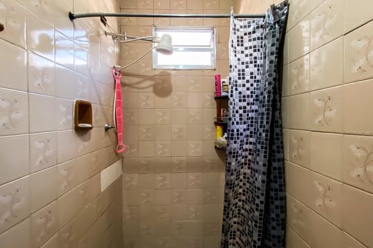 Banheiro de casa à venda com 1 quarto, 250m² em Jardim Santa Maria, São Paulo