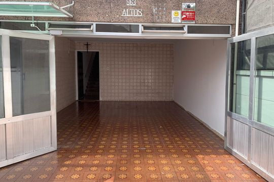 Garagem de casa para alugar com 3 quartos, 210m² em Pompéia, Santos
