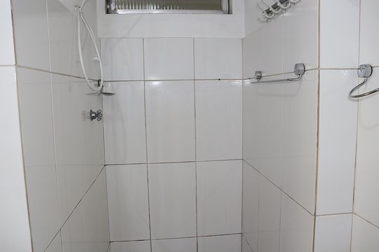 Banheiro de kitnet/studio à venda com 1 quarto, 27m² em Centro Histórico de São Paulo, São Paulo
