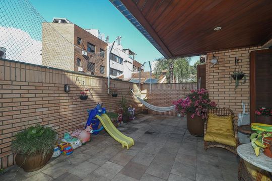 Área descoberta 2 de casa de condomínio à venda com 5 quartos, 306m² em Boa Vista, Porto Alegre
