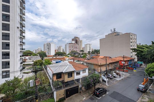 Sala/Cozinha - Vista de apartamento para alugar com 1 quarto, 25m² em Pinheiros, São Paulo