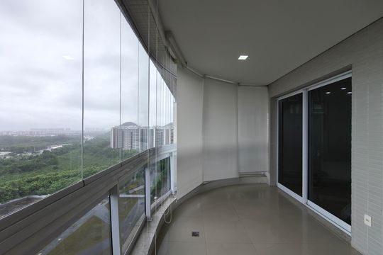 Varanda Gourmet de apartamento para alugar com 2 quartos, 157m² em Barra da Tijuca, Rio de Janeiro