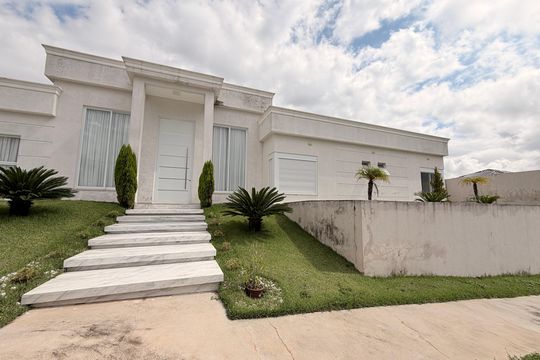 Fachada de casa de condomínio à venda com 4 quartos, 450m² em Jardim Tarumã, Jundiaí