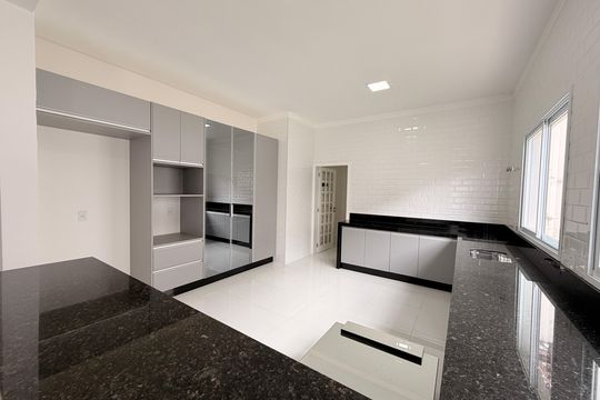 Cozinha de casa de condomínio à venda com 4 quartos, 450m² em Jardim Tarumã, Jundiaí