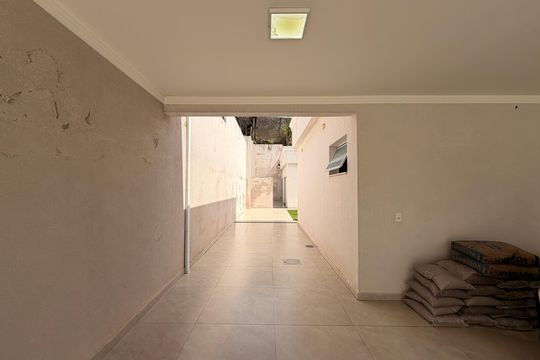 Garagem de casa de condomínio à venda com 4 quartos, 450m² em Jardim Tarumã, Jundiaí
