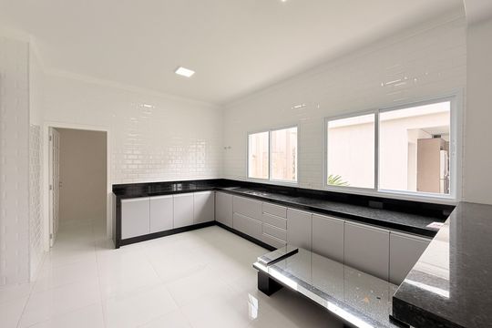 Cozinha de casa de condomínio à venda com 4 quartos, 450m² em Jardim Tarumã, Jundiaí