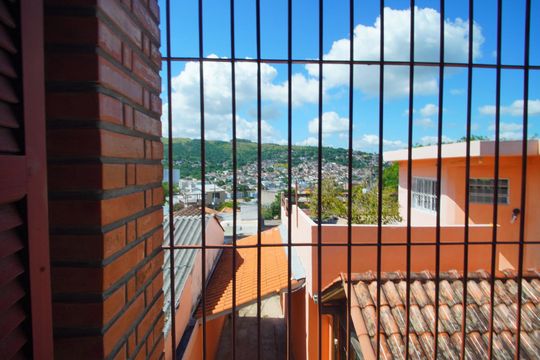 Quarto 5 - Vista de casa para alugar com 5 quartos, 400m² em Jardim Carvalho, Porto Alegre