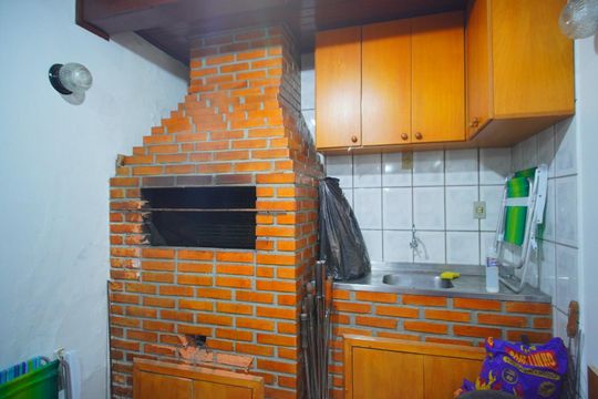 Churrasqueira de casa para alugar com 5 quartos, 400m² em Jardim Carvalho, Porto Alegre