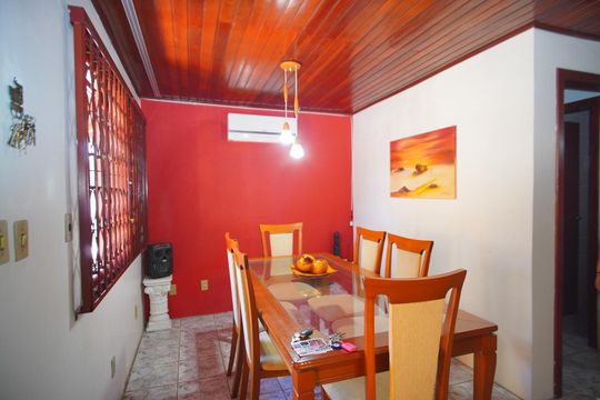 Sala de casa para alugar com 5 quartos, 400m² em Jardim Carvalho, Porto Alegre