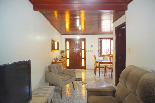 Casa para alugar com 5 quartos, 400m² em Jardim Carvalho, Porto Alegre