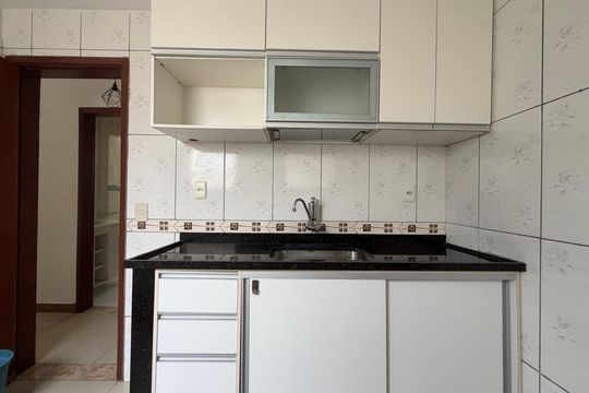 Cozinha de casa para alugar com 1 quarto, 75m² em Jacarepaguá, Rio de Janeiro