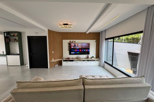 Sala de casa à venda com 5 quartos, 410m² em City Bussocaba, Osasco