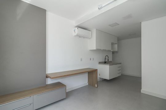 Sala / Quarto / Cozinha de apartamento à venda com 1 quarto, 29m² em Independência, Porto Alegre