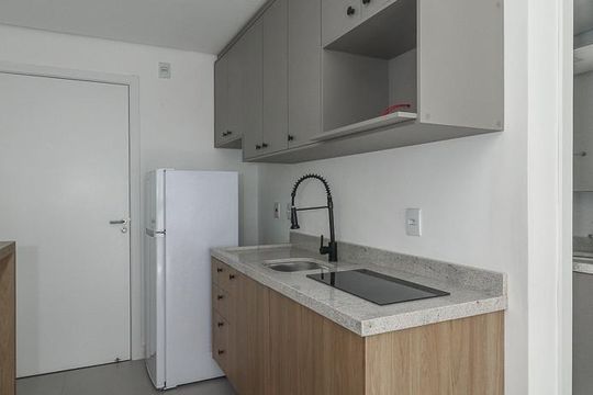 Sala / Quarto / Cozinha de apartamento à venda com 1 quarto, 24m² em Independência, Porto Alegre