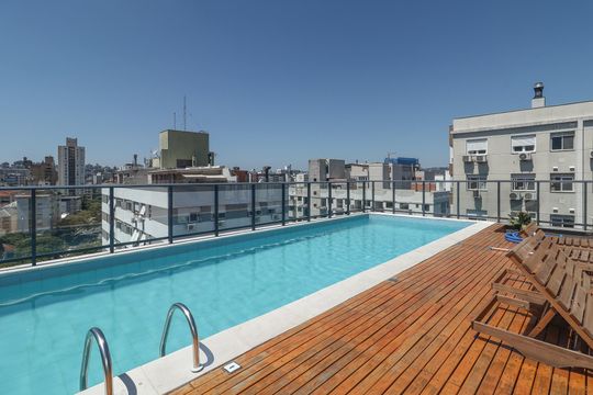 Área comum - Piscina de apartamento para alugar com 1 quarto, 32m² em Independência, Porto Alegre