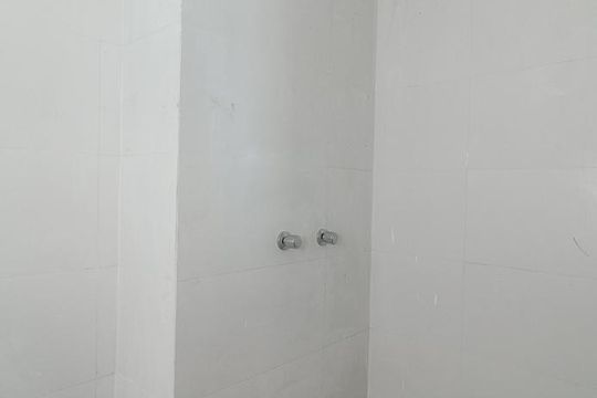 Banheiro de apartamento para alugar com 1 quarto, 32m² em Independência, Porto Alegre