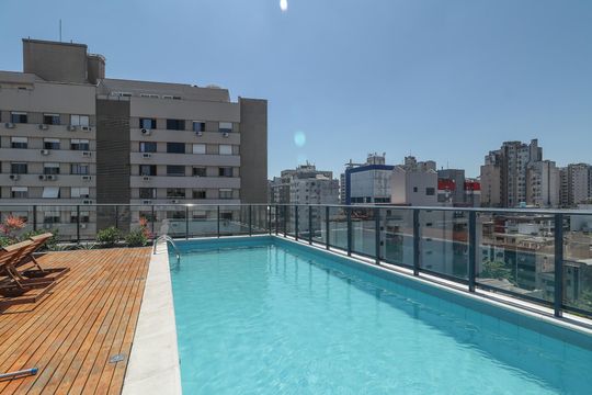 Área comum - Piscina de apartamento à venda com 1 quarto, 30m² em Independência, Porto Alegre