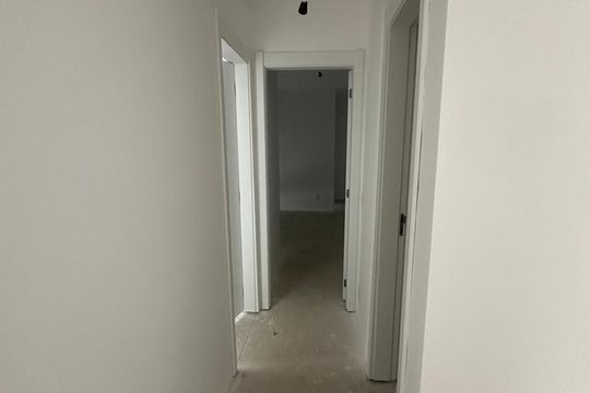 Corredor de apartamento à venda com 2 quartos, 76m² em Jardim da Gloria, São Paulo