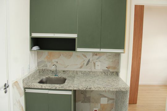 Cozinha de apartamento para alugar com 1 quarto, 29m² em Liberdade, São Paulo