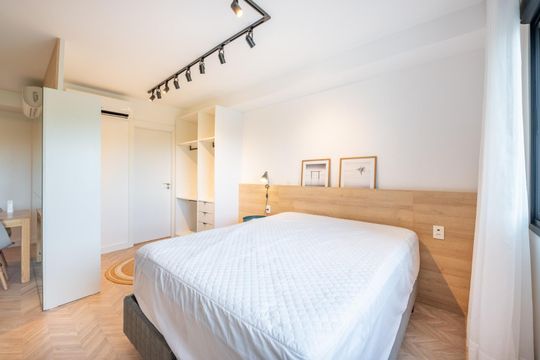 Quarto  de apartamento à venda com 1 quarto, 50m² em Petrópolis, Porto Alegre