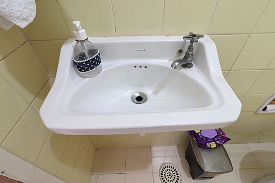 Banheiro Auxiliar de apartamento à venda com 3 quartos, 94m² em Petrópolis, Porto Alegre