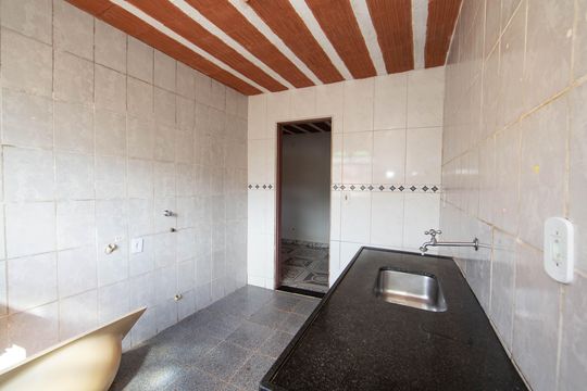 COZINHA de casa para alugar com 2 quartos, 68m² em Dom Bosco, Belo Horizonte