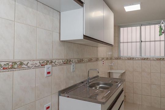Cozinha de apartamento à venda com 2 quartos, 39m² em Rubem Berta, Porto Alegre
