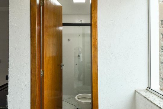 Banheiro de serviço de apartamento para alugar com 4 quartos, 120m² em Santa Efigênia, Belo Horizonte