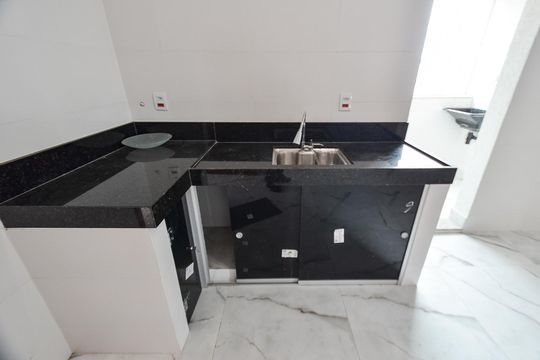 Cozinha de apartamento para alugar com 4 quartos, 120m² em Santa Efigênia, Belo Horizonte