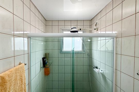 Banheiro Social de apartamento à venda com 2 quartos, 55m² em Santa Terezinha, São Bernardo do Campo