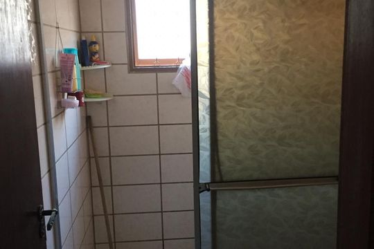 Banheiro de casa à venda com 4 quartos, 250m² em Parque Guarani, Várzea Paulista