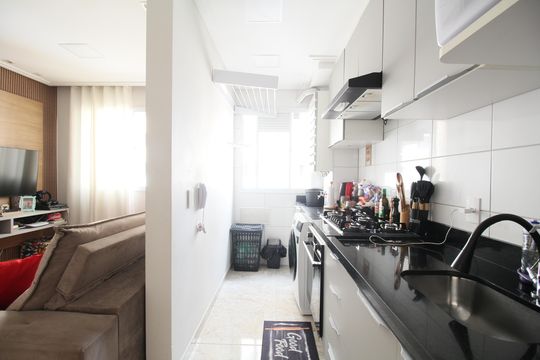 Cozinha de apartamento à venda com 2 quartos, 42m² em Vila Plana, São Paulo