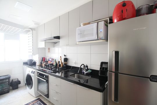 Cozinha de apartamento à venda com 2 quartos, 42m² em Vila Plana, São Paulo