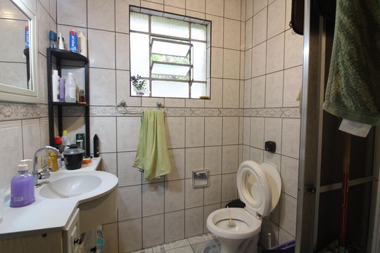 Banheiro casa 2 de casa à venda com 6 quartos, 300m² em Parque Artur Alvim, São Paulo