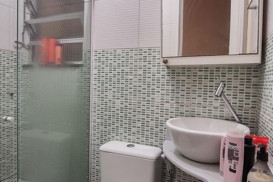 Banheiro de casa à venda com 2 quartos, 64m² em Irajá, Rio de Janeiro