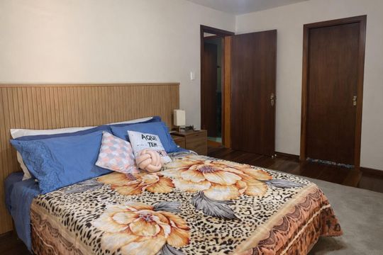 Quarto 1 de casa para alugar com 3 quartos, 300m² em Passo das Pedras, Porto Alegre